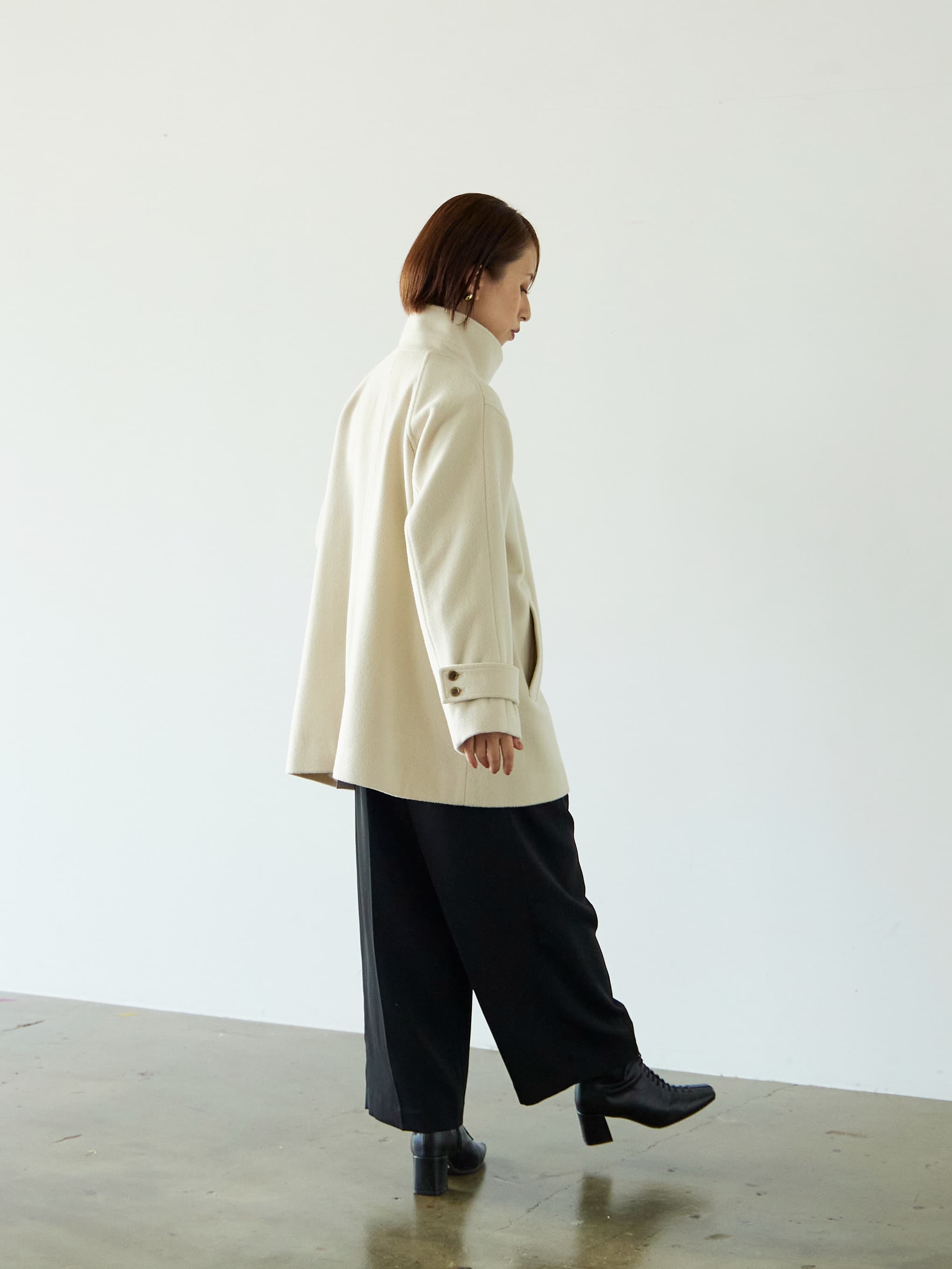 S120スタンドカラーミドル丈ウールコート | 小柄・低身長女性向け