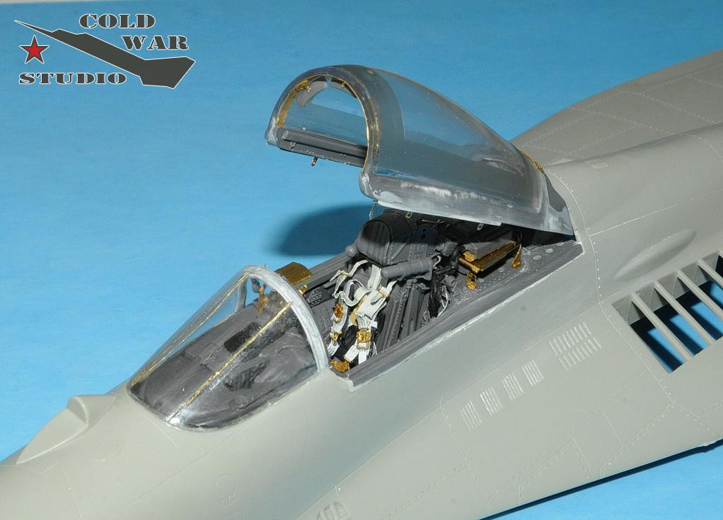 Cold War Studio - CWS32001 - MiG-29 A Cocpit set in 1/32 scale for