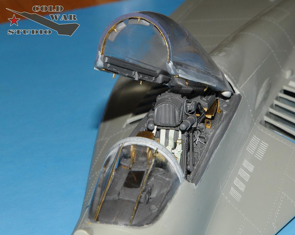 Cold War Studio - CWS32001 - MiG-29 A Cocpit set in 1/32 scale for