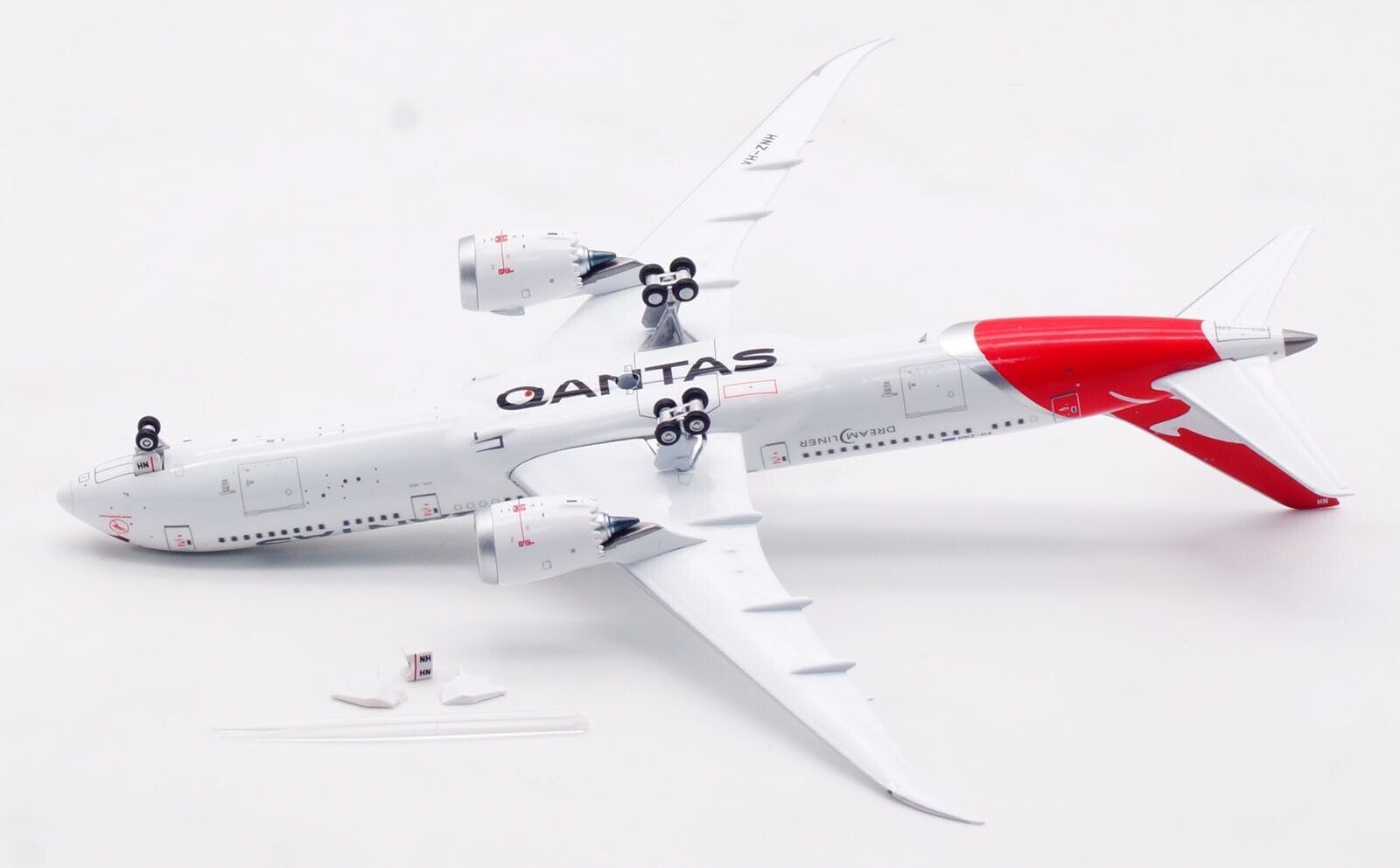Aviation 400 1:400 Qantas Airways Boeing B787-9 Dreamliner 