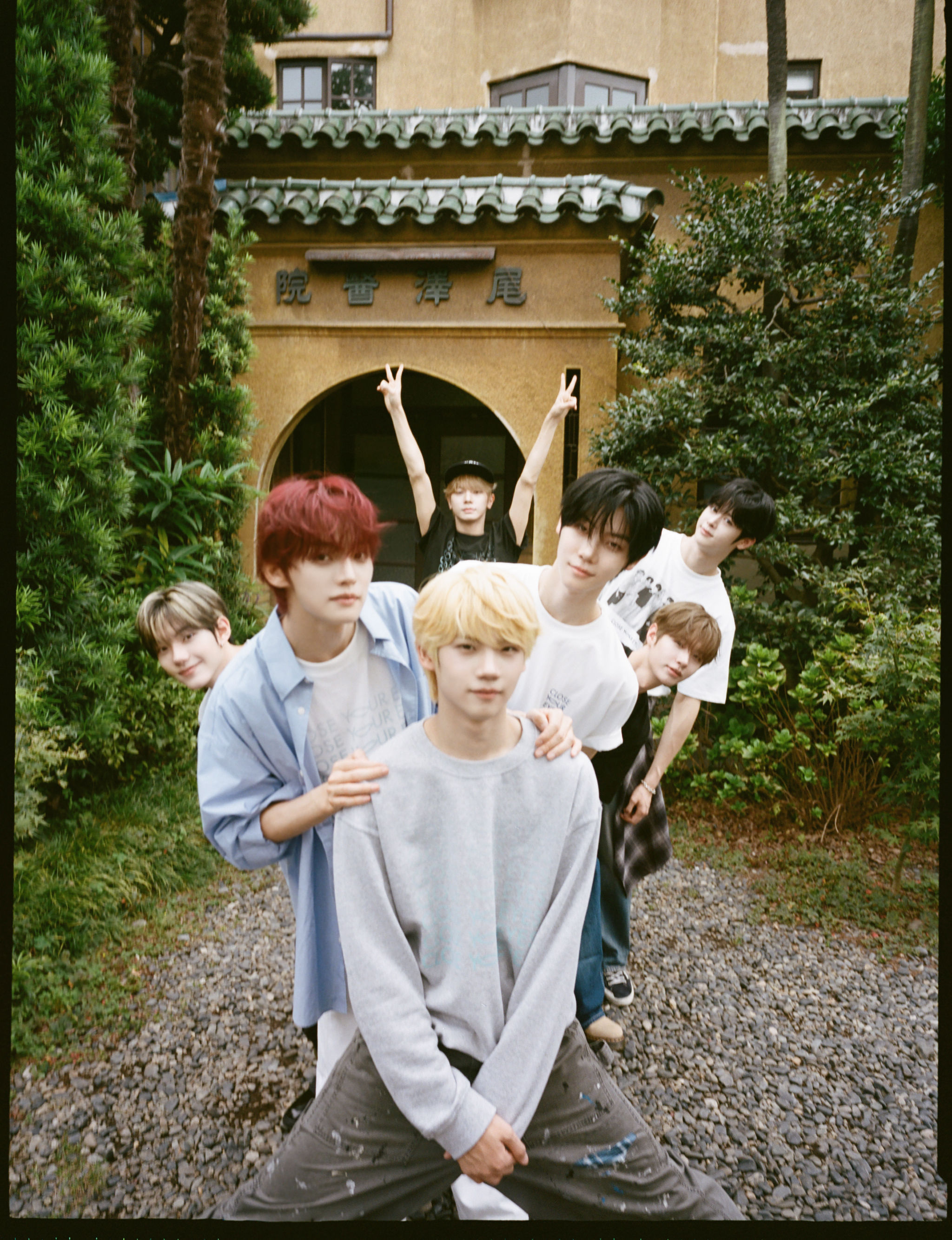 多国籍ボーイズグループ「CLOSE YOUR EYES」とZOZOTOWNのコラボ限定