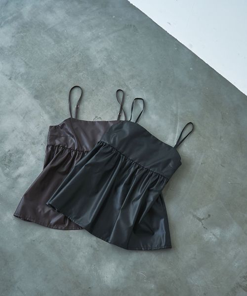 レザーライクキャミソール