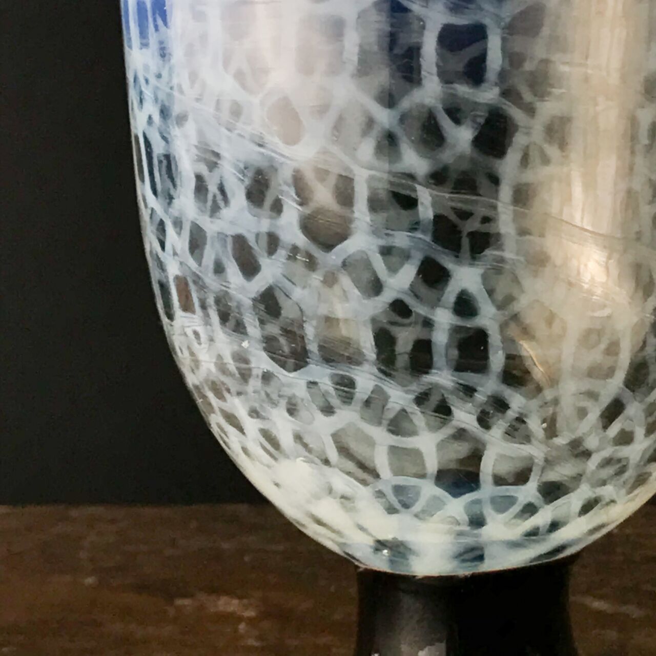 ガラス :: 輪つなぎ文 棗形 黒脚 氷コップ | COTTOU.JP 骨董の通販