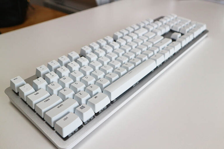 Razer Pro Typeレビュー】白が美しいBluetoothと2.4GHzの両対応の