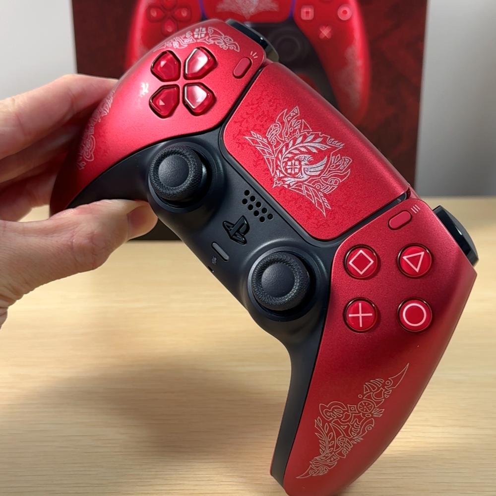 繊細な装飾がカッコイイ！「モンハンワイルズ」の DualSense を開封し