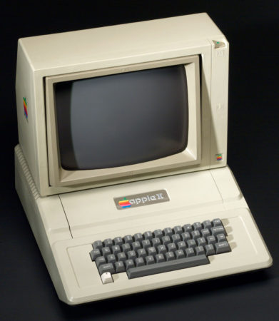 世界初の一般向けホームコンピューター「アップルII」発売から40年