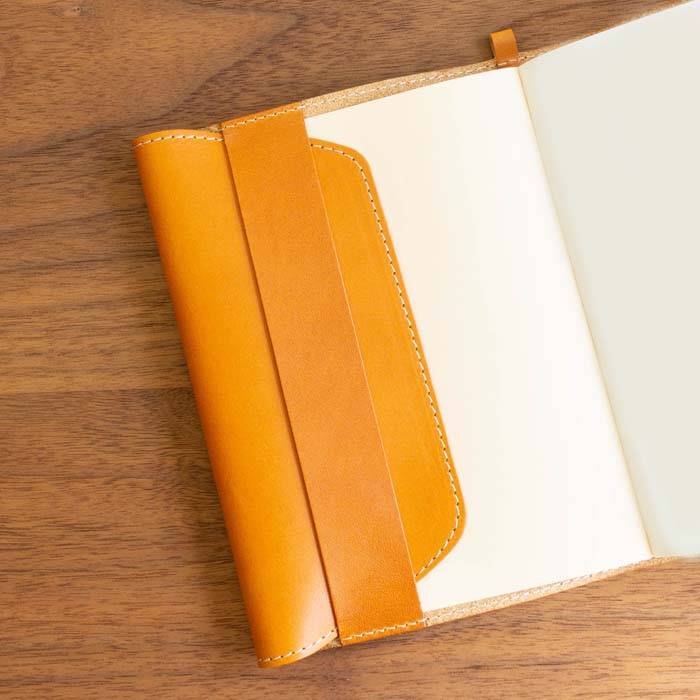 C&LTRASCO ≪Classicシリーズ≫ ブックカバー A6/文庫本サイズ 本革