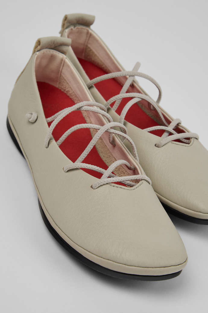 Right | レディース フラットシューズ | カンペール（Camper）公式