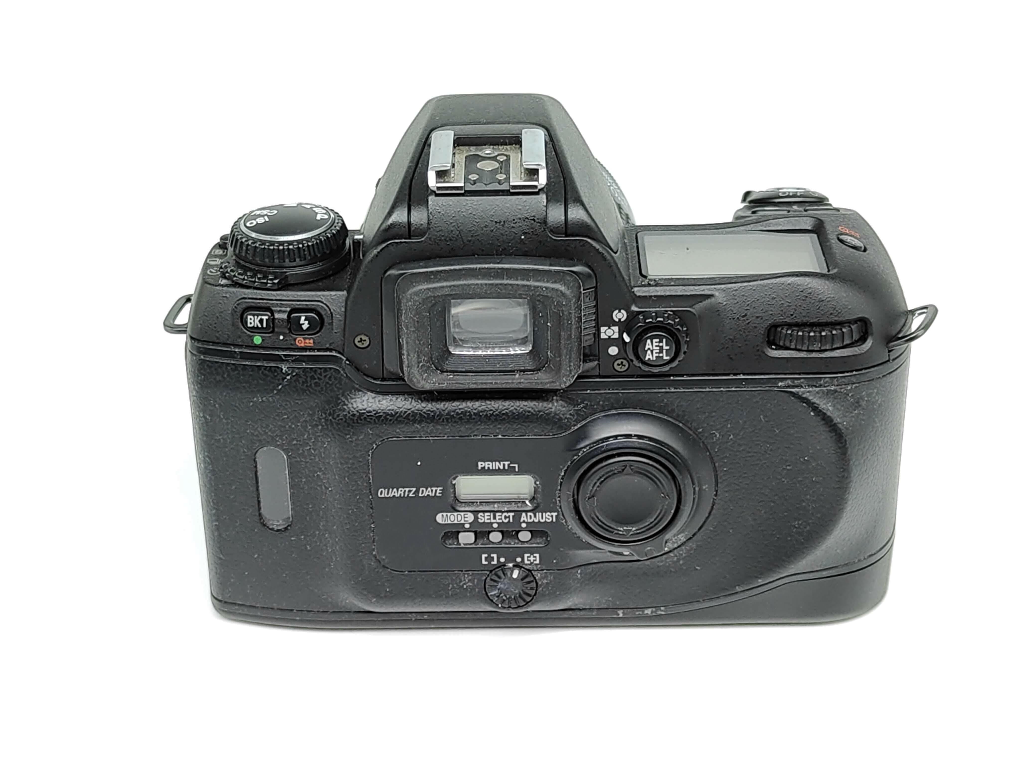 Nikon F80 autofocus film camera with 35-70mm zoom lens | Classic