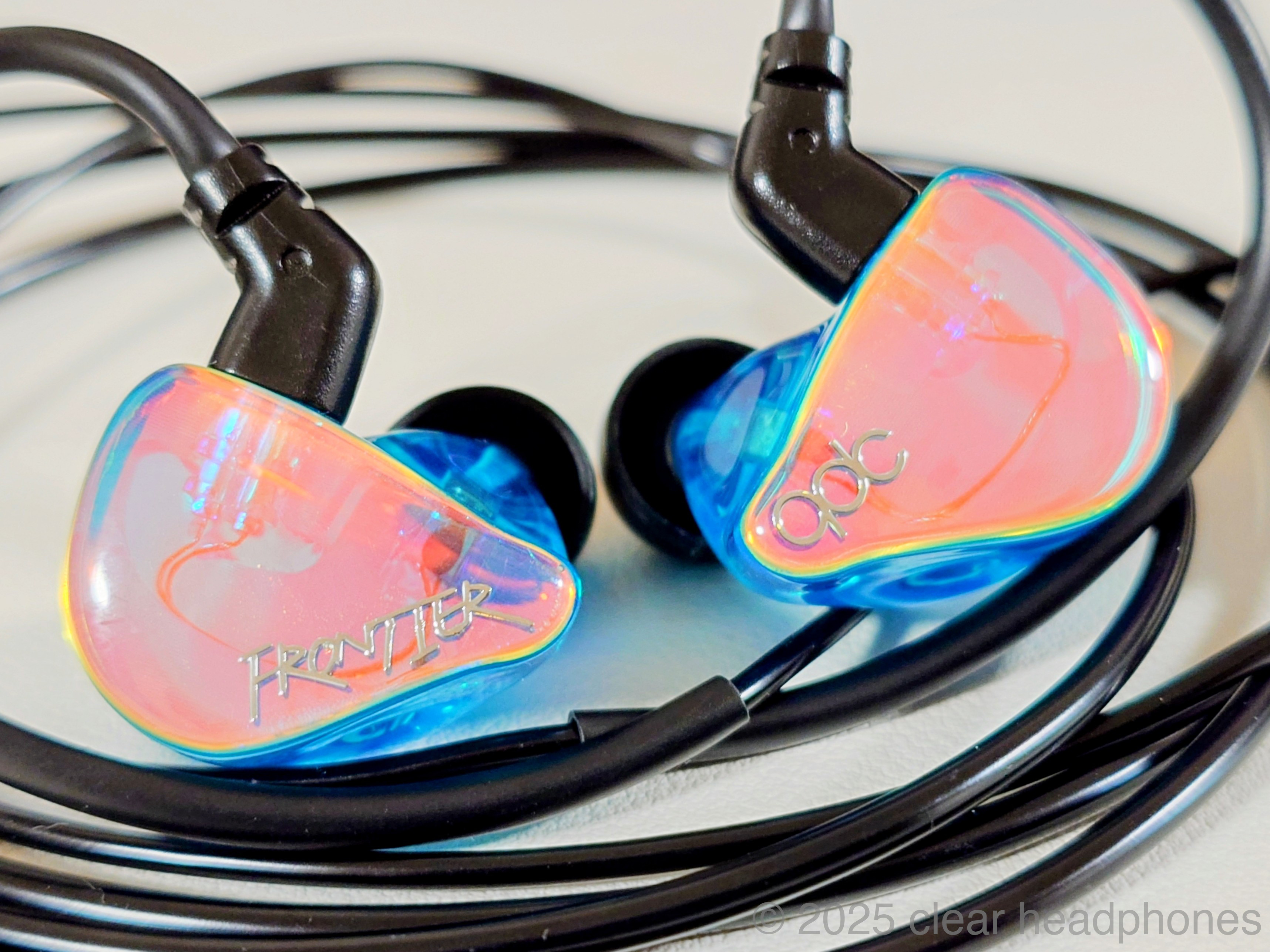 qdc FRONTIER レビュー 見た目もサウンドも新たな風穴になる1本 | サク