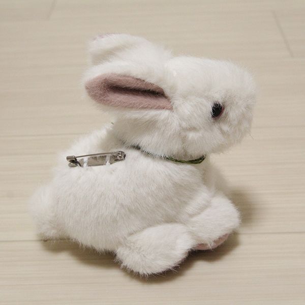 白野いちごの森うさぎぬいぐるみコサージュ - ピンクハウス通販