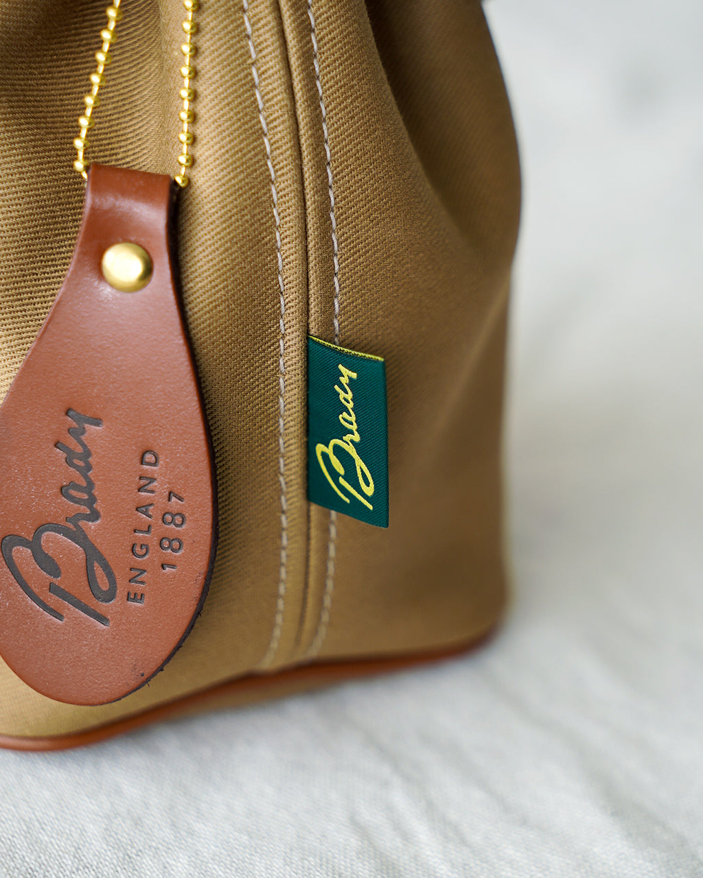 ブレディ Brady 巾着型バッグ ユニセックス ELY エリー 手持ち 肩掛け