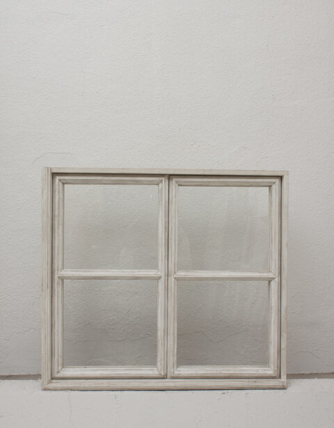 アンティーク窓(ガラス入り開閉タイプ) | Crafty（クラフティ）| 撮影