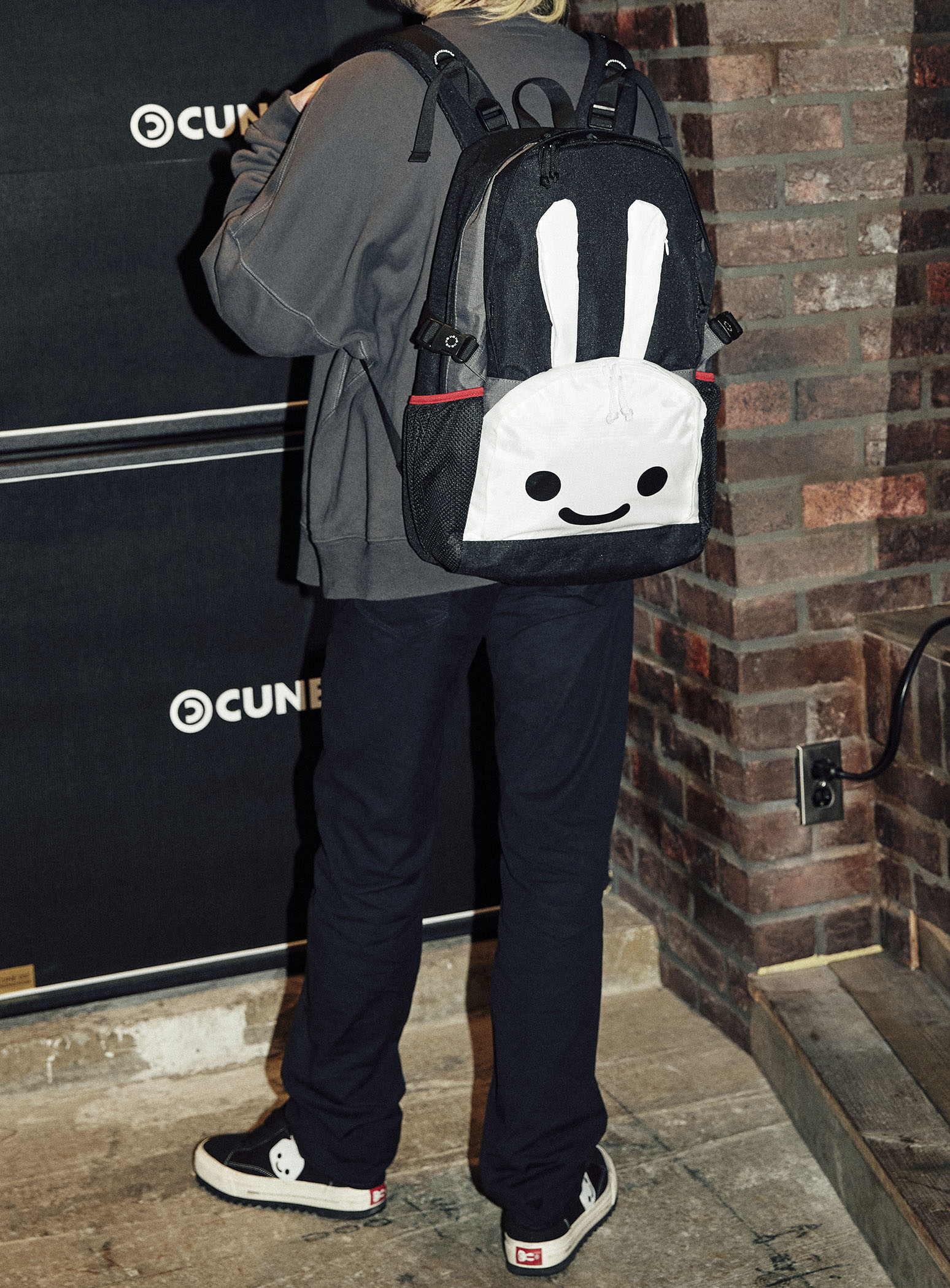 ウサギフェイスポケットバックパック｜ウサギがいる｜CUNE ONLINE STORE