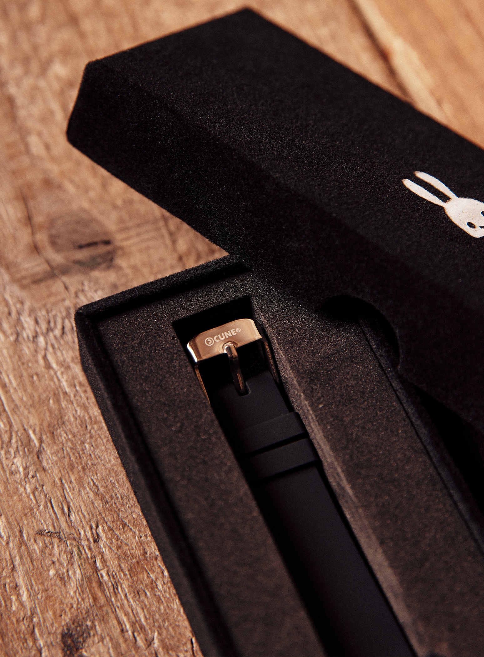 シリコンバンドウォッチ 2秒うさちゃん｜ウサギがいる｜CUNE ONLINE STORE