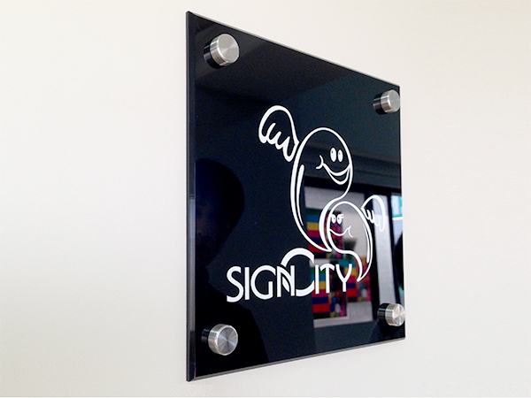 アクリル看板をデザインからオーダー製作！ - 大阪No.1看板屋