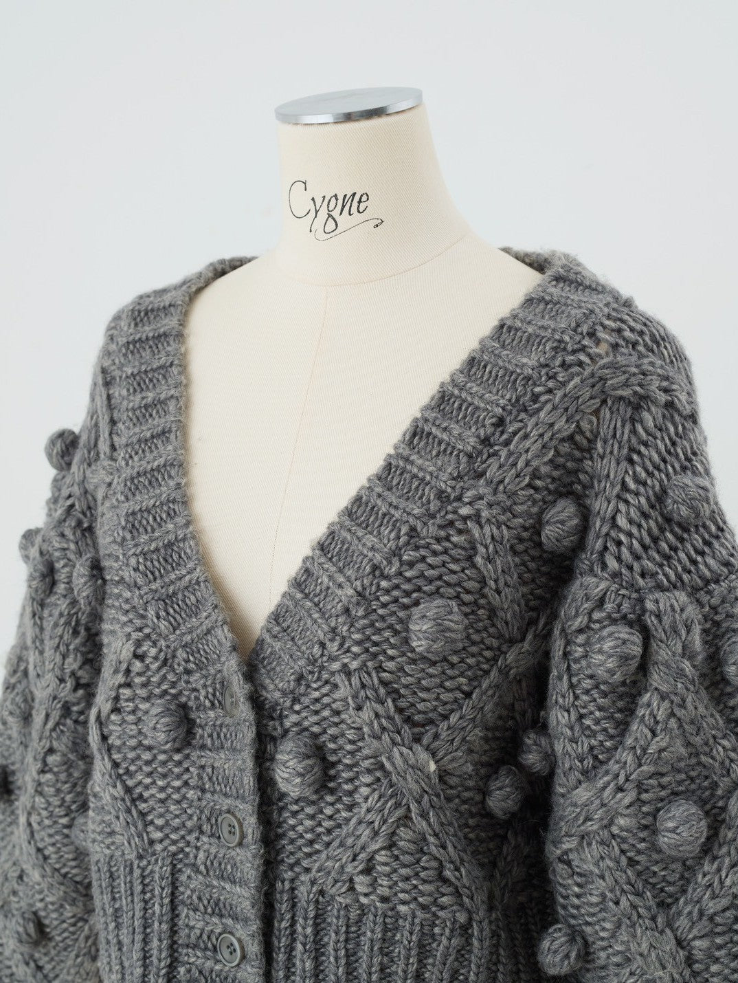 手編みポンポンカーディガン Florent｜Cygne(シーニュ) 公式サイト