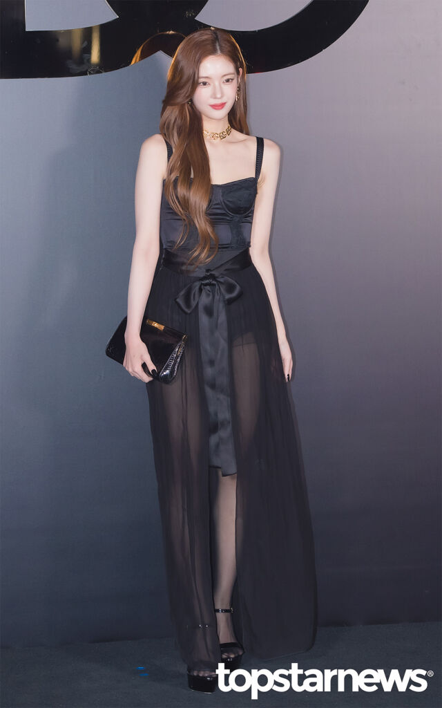 ITZY リア、伊ブランド「Dolce&Gabbana」のイベントに出席！(PHOTO6枚