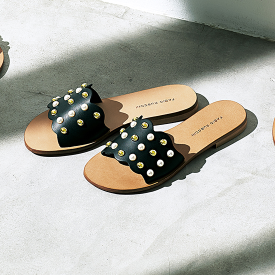 FABIO RUSCONI]パール×ゴールドのスカラップぺたんこサンダル