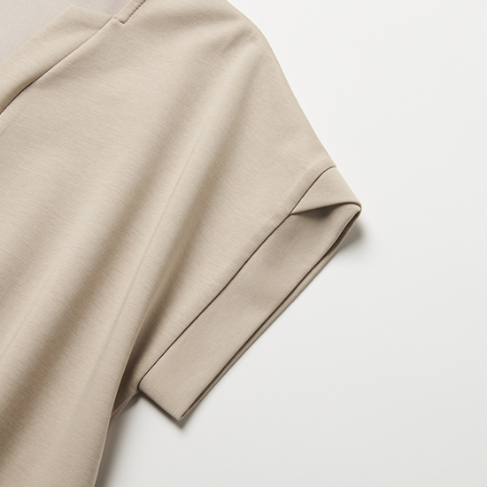 優待価格[Emma Taylor]ライトダンボールキーネックプルオーバー