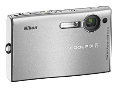 ニコン、新デザイン採用の600万画素コンパクトデジカメ「COOLPIX S5/S6」
