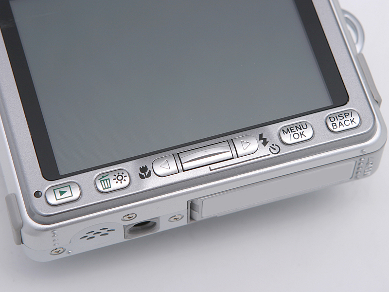 新製品レビュー】富士フイルム FinePix V10