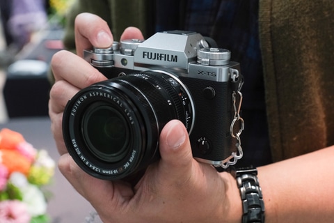 写真で見る FUJIFILM X-T5・XF30mmF2.8 R LM WR Macro - デジカメ Watch