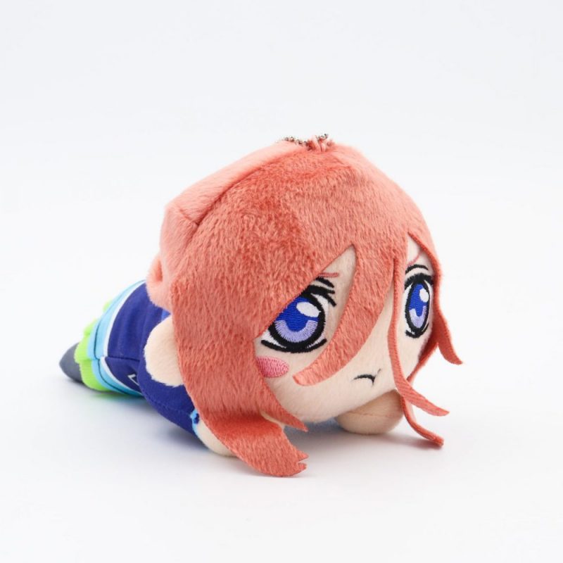 持ち歩いていつも一緒！「五等分の花嫁」寝そべりぬいぐるみ第2弾