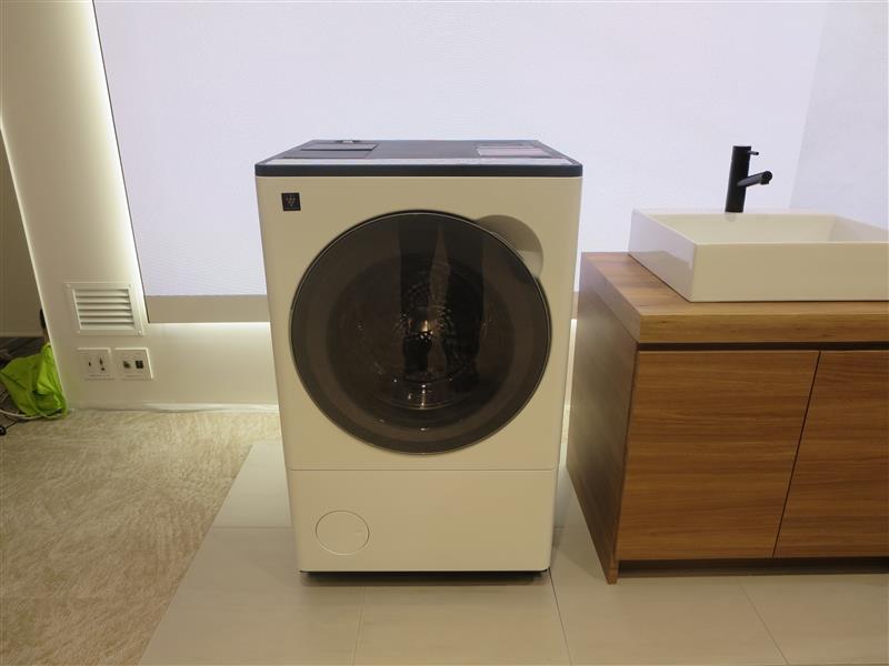 生成AI搭載ドラム式洗濯機、小型な8㎏タイプ発売へ シャープ | 電波