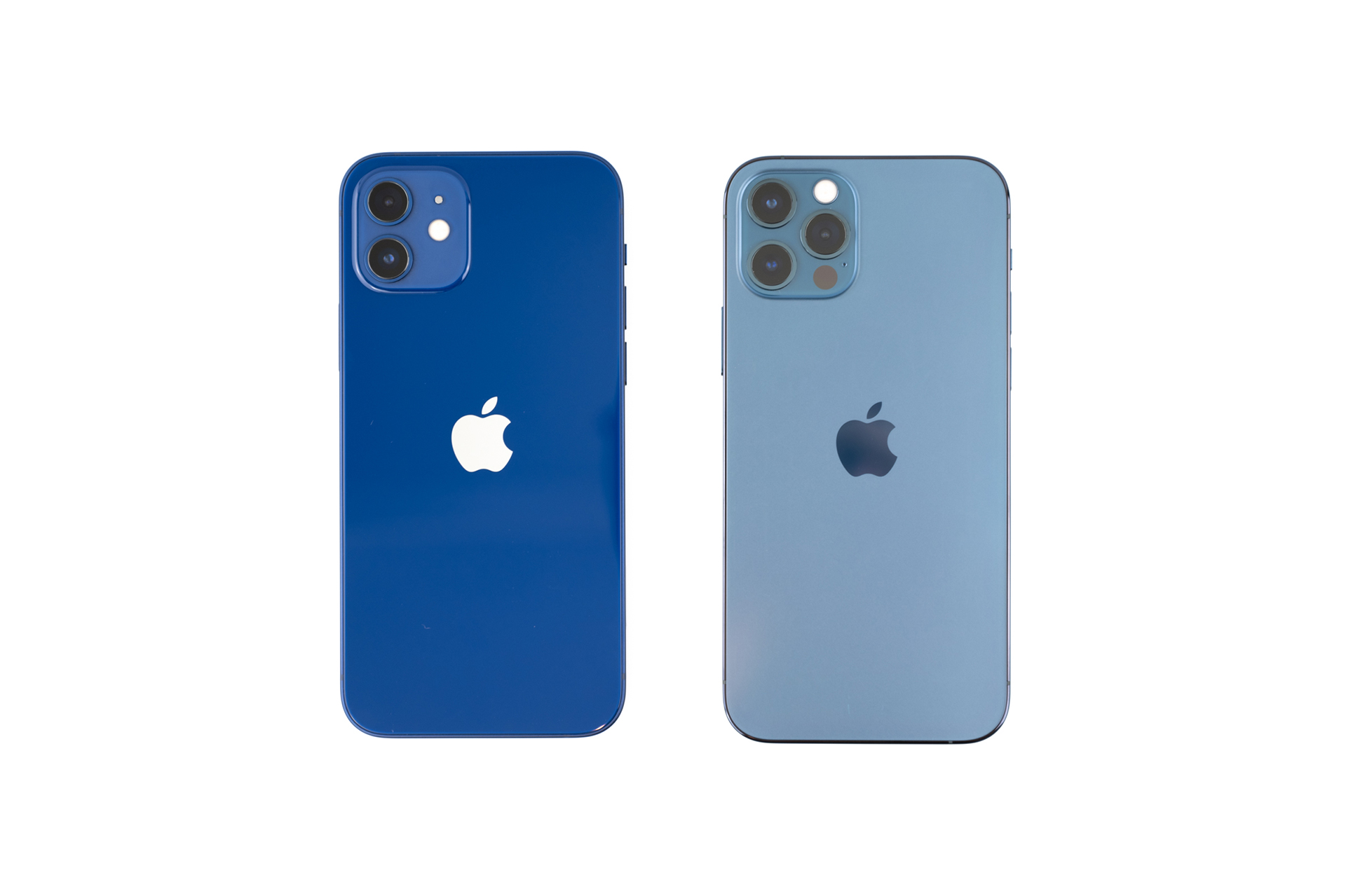 iPhone 12 ブルーとiPhone 12 Pro パシフィックブルーの色を比較して