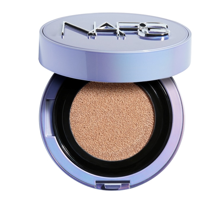 コズミック ライトリフレクティング セラムクッションファンデーション