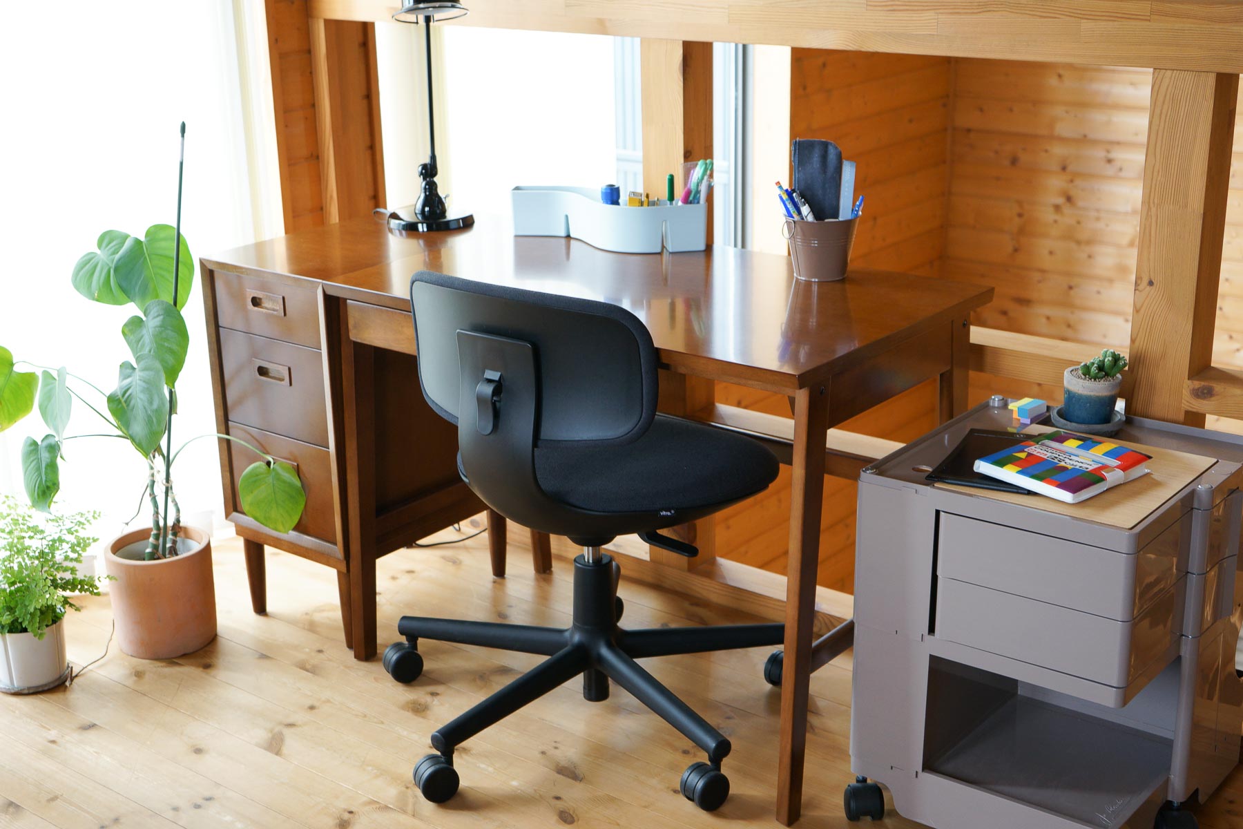 カリモク カリモク60ヴィンテージ・デスクチェア役員用チェア回転椅子