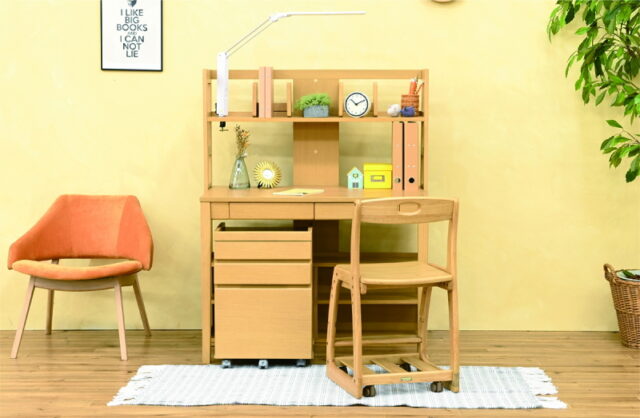 ヒカリサンデスクは2024年度も新作続々！カヌレ＆スモア＆トルテ