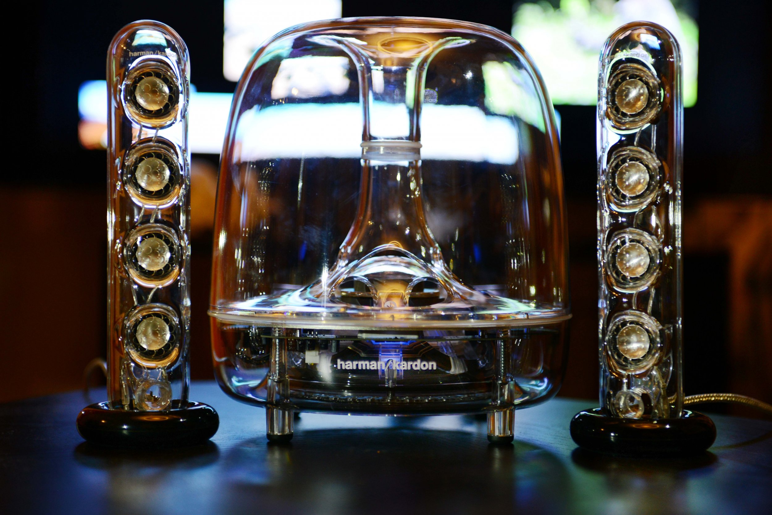 SoundSticks Wireless Review: The 'Apple iSub' Is As Elegant And