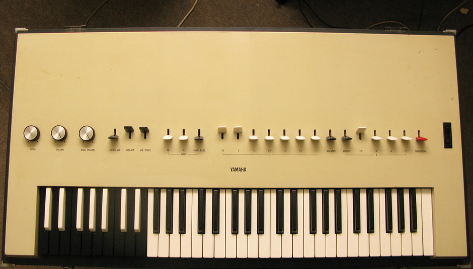 Planet Gear: Apparat Organ Quartet's Yamaha YC-20 / In Depth