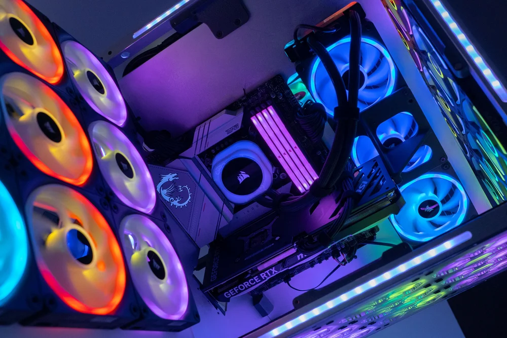 CORSAIRファンのラインナップ | CORSAIR