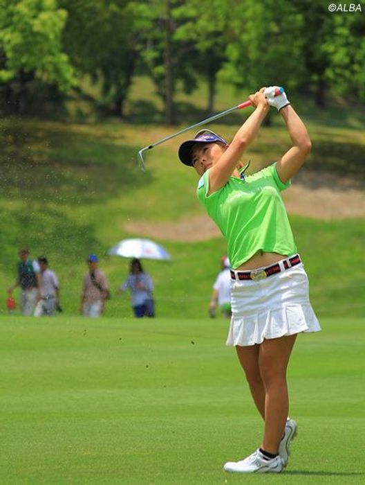 堀奈津佳、前日2時間パッティング練習で復調！4位タイに浮上 - ゴルフ