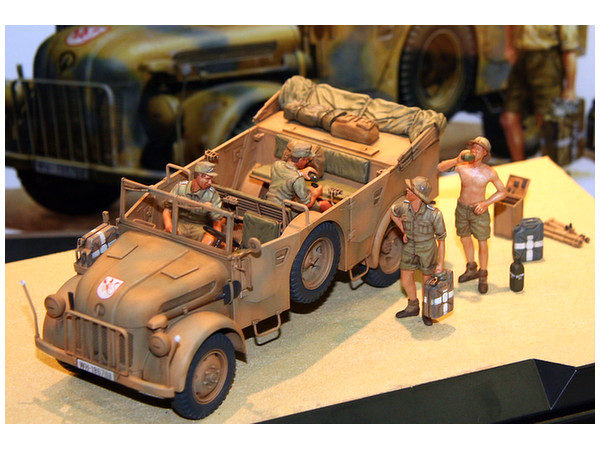 1/35 シュタイヤー 1500A/01 アフリカ軍団休息セット | HLJ.co.jp