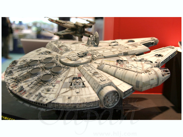 1/72 ミレニアムファルコン | HLJ.co.jp