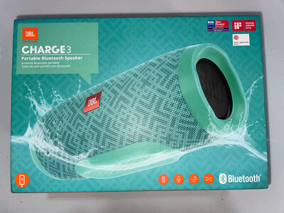 JBL Charge 3 Wireless Portable Speaker, Green - Rs.9930