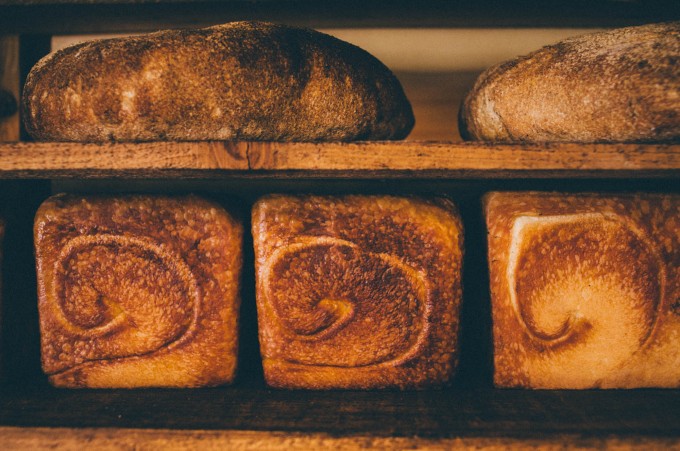 わざわざ」足を運びたくなるパンと日用品のお店。心からよいと思える食