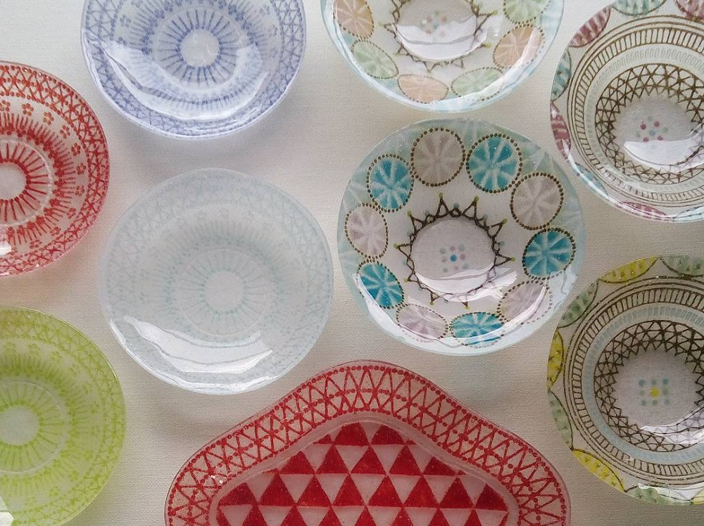 夏の食卓に美しいみずみずしさを届ける竹中悠記さんのガラス作品