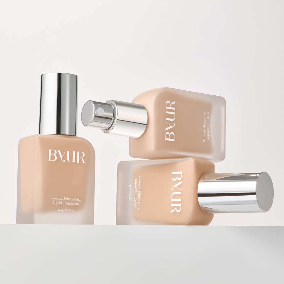 セラムフィット スキニー グローリキッドファンデーション | ByUR