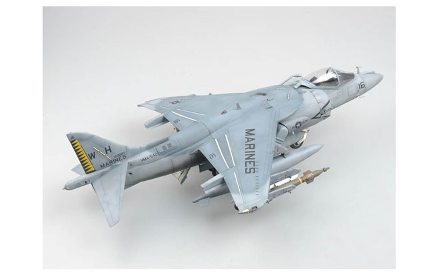 AV-8B Night Attack Harrier II - Trumpeter 02285 | kingshobby.com