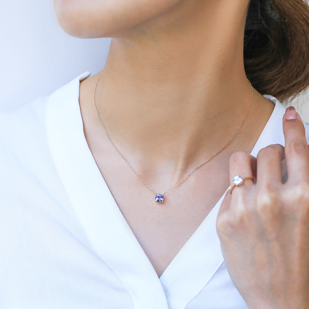 ビズー公式】タンザナイト(ラベンダーカラー) K18(18金)/PTネックレス