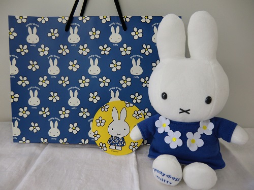 ミッフィーのお気に入りのドレス - dickbruna.jp 日本のミッフィー情報