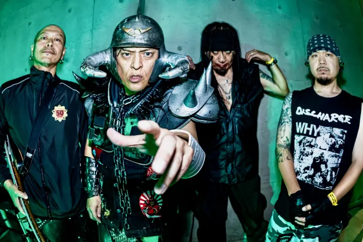 THE冠が放つ5年ぶりのフルアルバム 熱く激しい極上メタルナンバーが