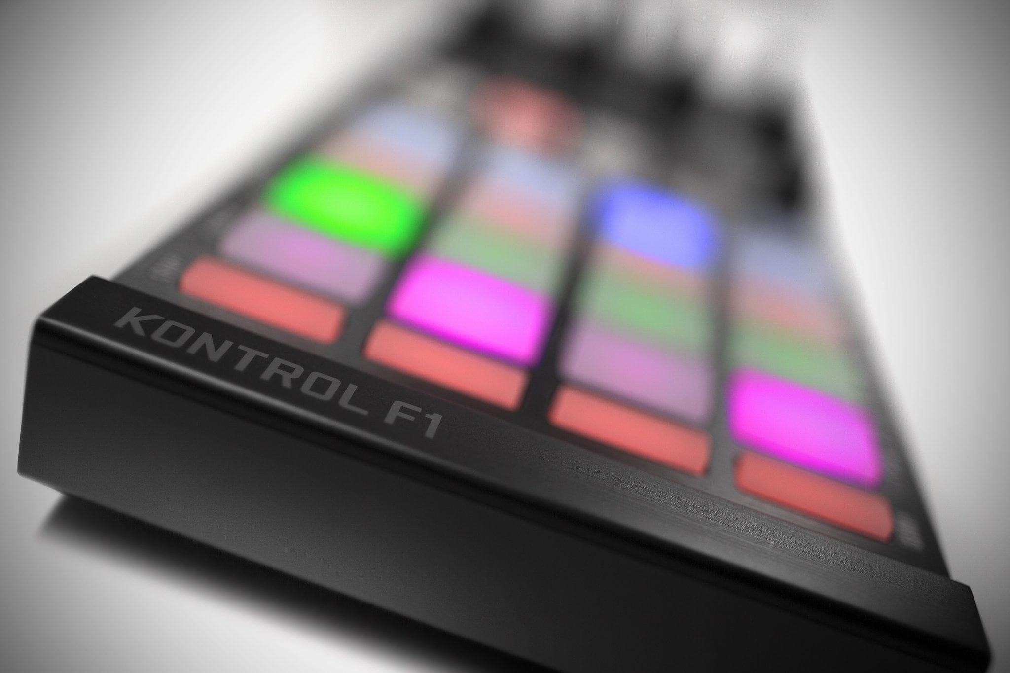 Native Instruments Traktor Kontrol F1 DJ Controller