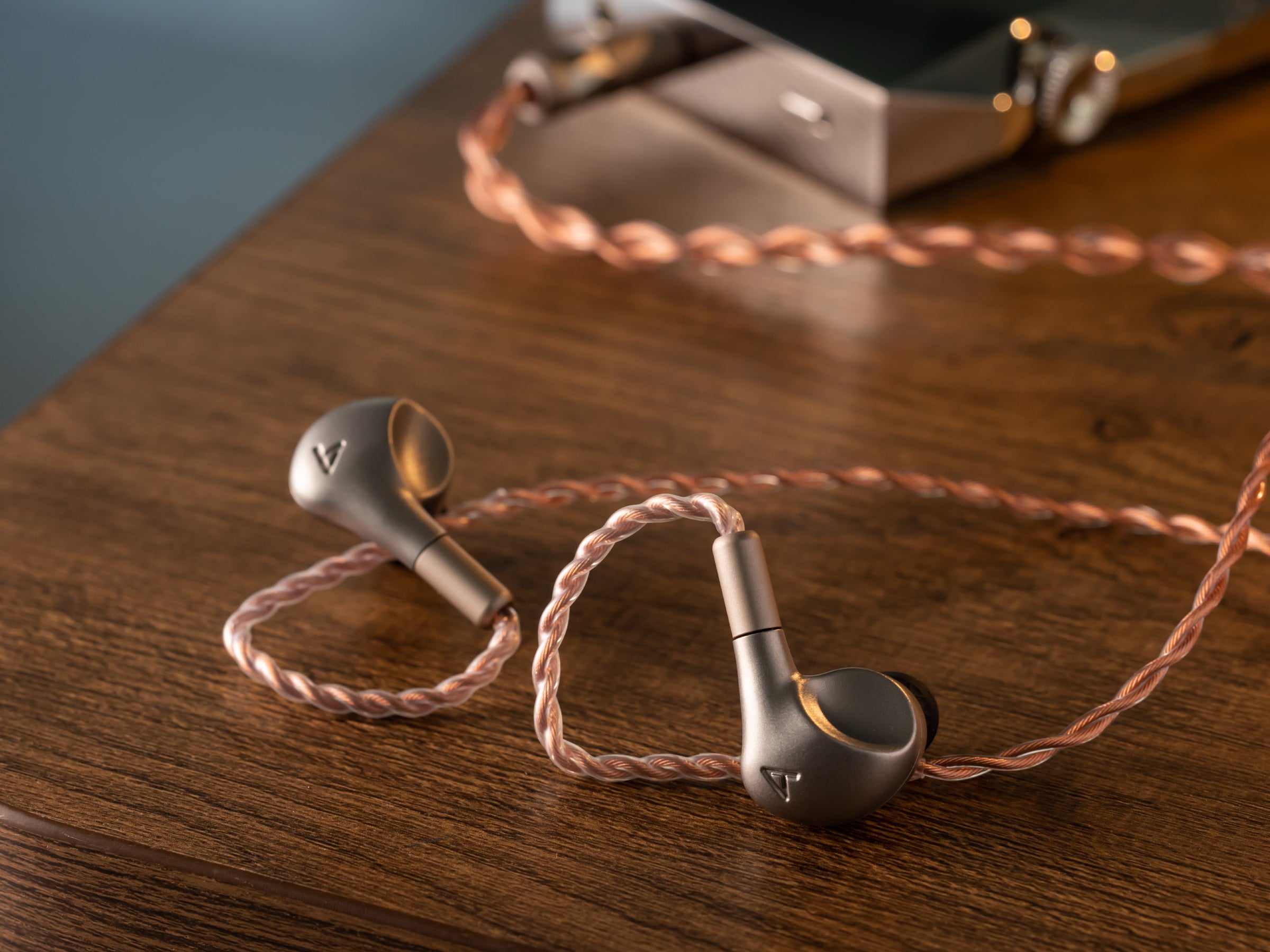 Astell&Kern LUNA In Ear Headphones IEM – Doug Brady HiFi