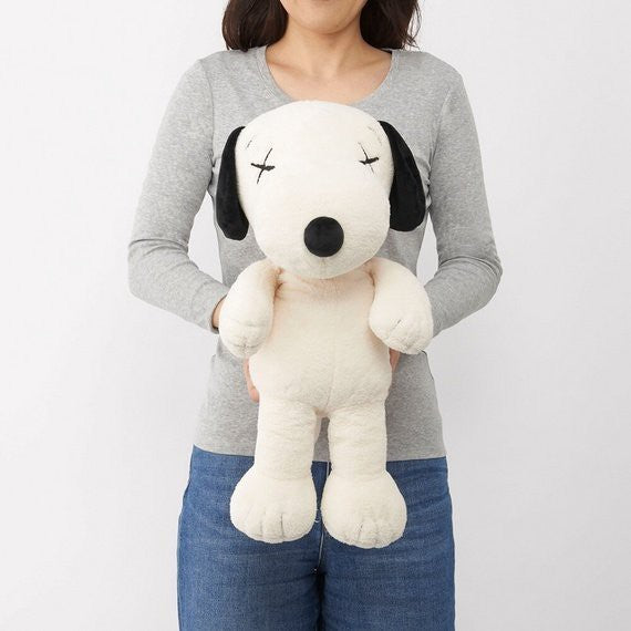 Kaws x Uniqlo x Peanuts snoopy plush white – Designstoresyd